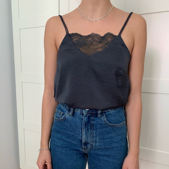 Cute satin-like grey tank top - Picture 1 of 2